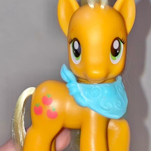 SOLD - My Little Pony FiM G4 Apple Jack Farm Truck Raised Hoof - Picture 3 of 10